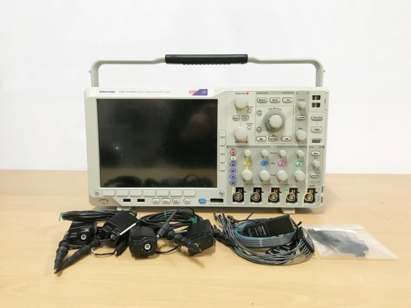 Цифровой осциллограф смешанных сигналов Tektronix MSO4104B с 4 X TPP0250 (демонстрационный) купить по низкой цене | МАКСПРОФИТ
